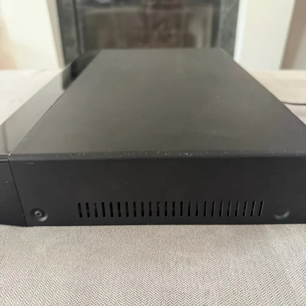 Samsung HT-Z320 DVD Home Theater Receiver Main Unit Powers On No Remote